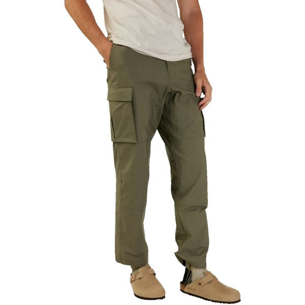 Pantalon Source Utility Olive essayage de face