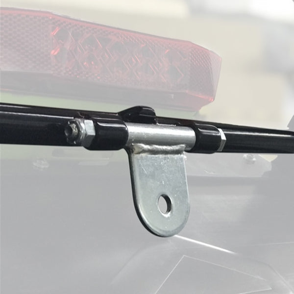 Attache de Traineau de Motoneige Arctic Cat - Itek Industries, AT02-AC installé sur motoneige