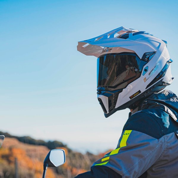 Adventure Helmet Explorer Composite Adventure Helmet Explorer Composite
