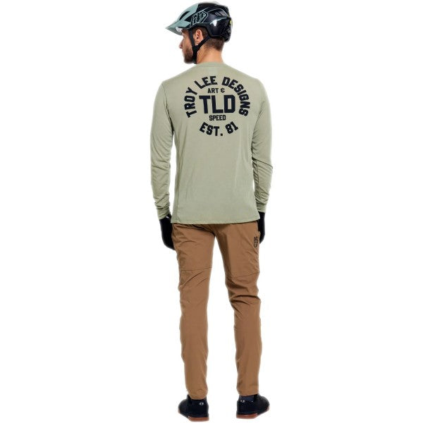 Maillot de Vélo Skyline Ride Stamps Manches Longues Vert essayage de dos
