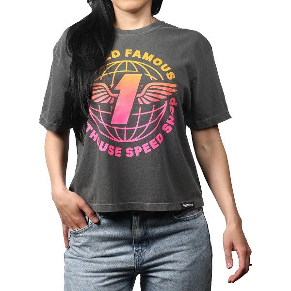 T-Shirt Renown Crop Femme Noir/Rose essayage de face