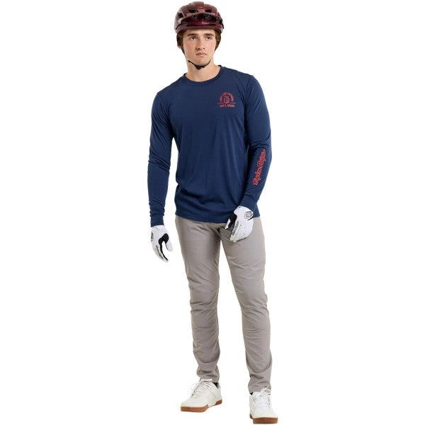 Maillot de Vélo Skyline Ride Locals Midnight Manches Longues Bleu/Rouge essayage de face
