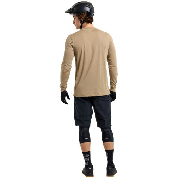 Maillot de Vélo Skyline Ride Scrubbed Manches Longues Beige essayage de dos