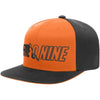 Casquette Flat Brim CVT Snapback Noir/Orange incliné de face