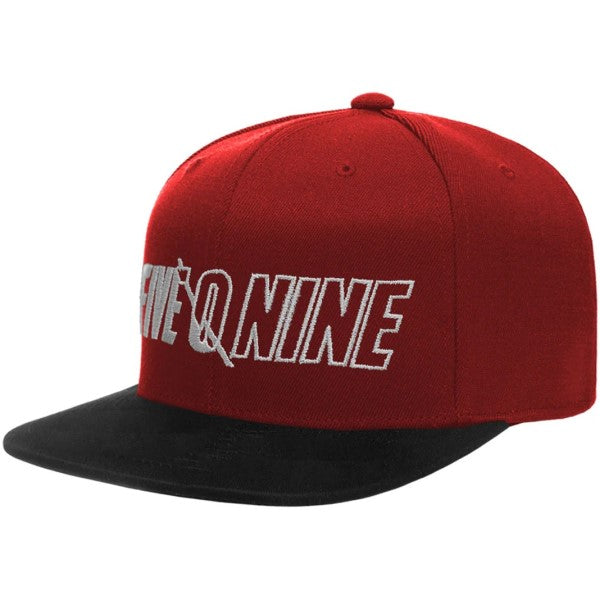 Casquette Flat Brim CVT Snapback Rouge incliné de face