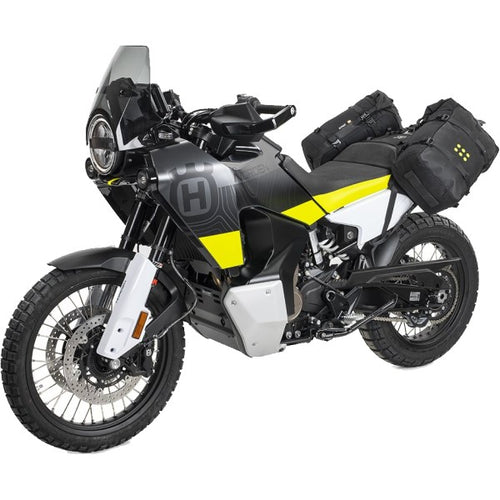 Harnais de Siège de Moto Husqvarna Norden 901 Noir accroché à l'arrière du véhicule