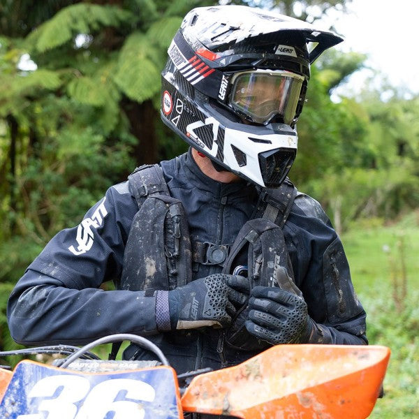 Pochette pour Sac Kriega Noir en paire attaché au harnais avec cellulaire