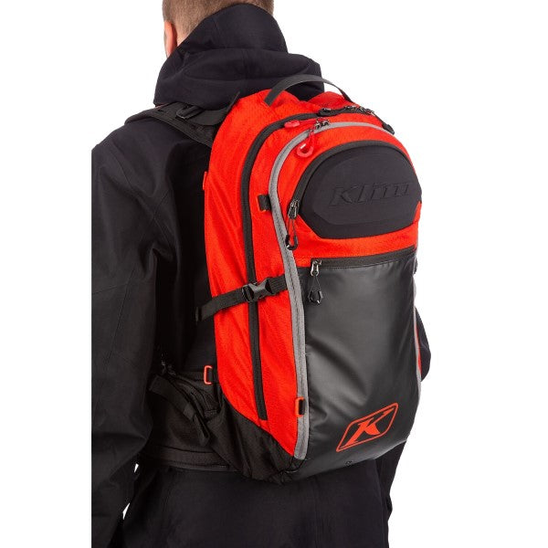 Sac à dos Krew 22 Klim noir et rouge, de 3/4