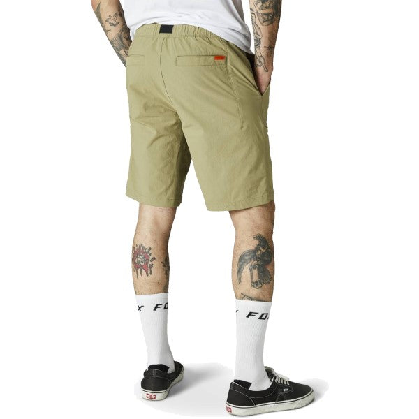 Short Survivalist Utility Beige incliné de dos à gauche