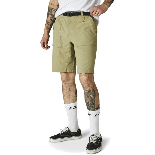 Short Survivalist Utility Beige incliné de face à droite
